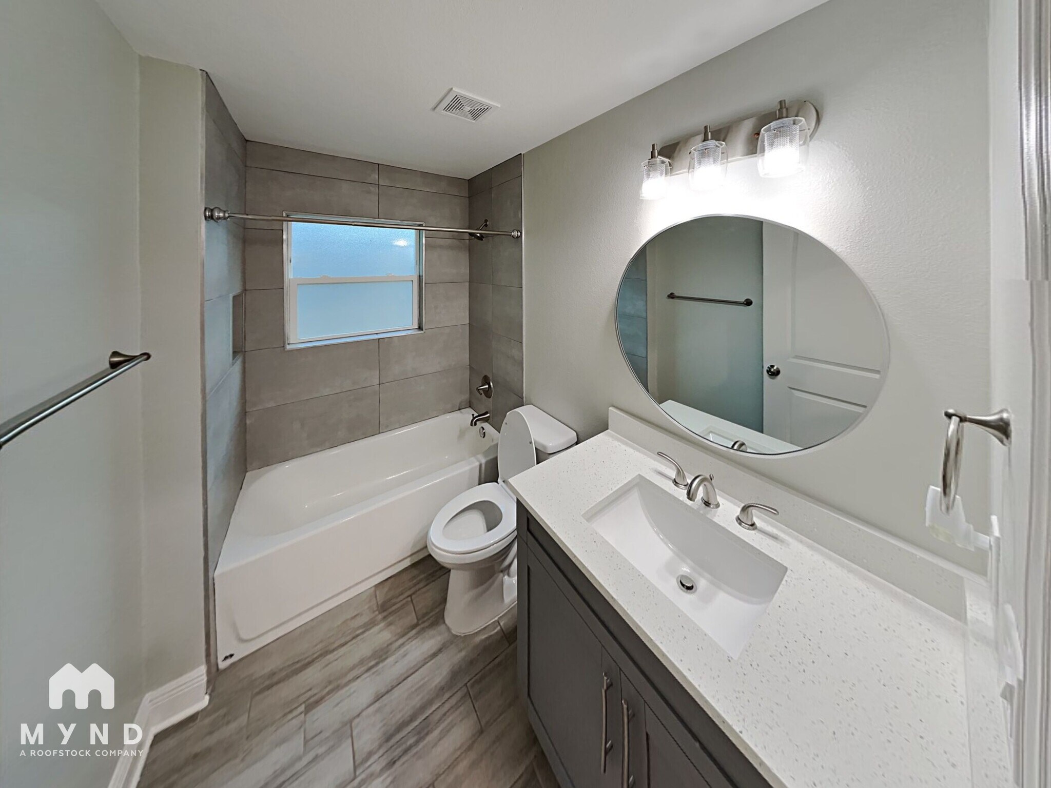 Building Photo - 12733 N Ola Ave