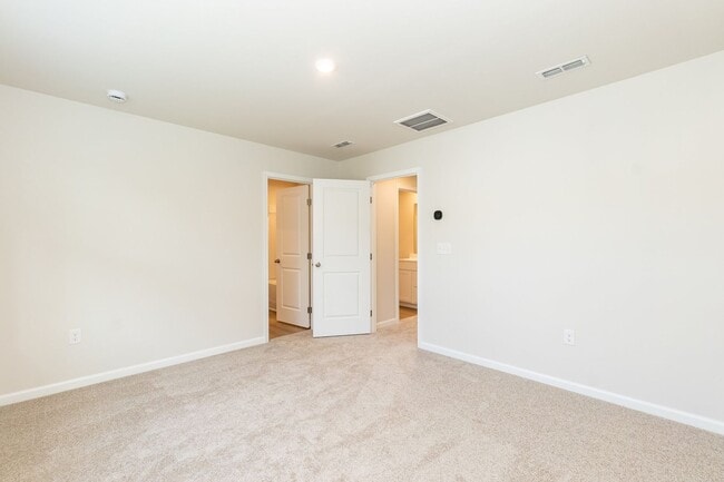 Building Photo - Brand New End-Unit Townhome in Raleigh