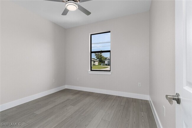 Building Photo - 26221 Sandhill Blvd