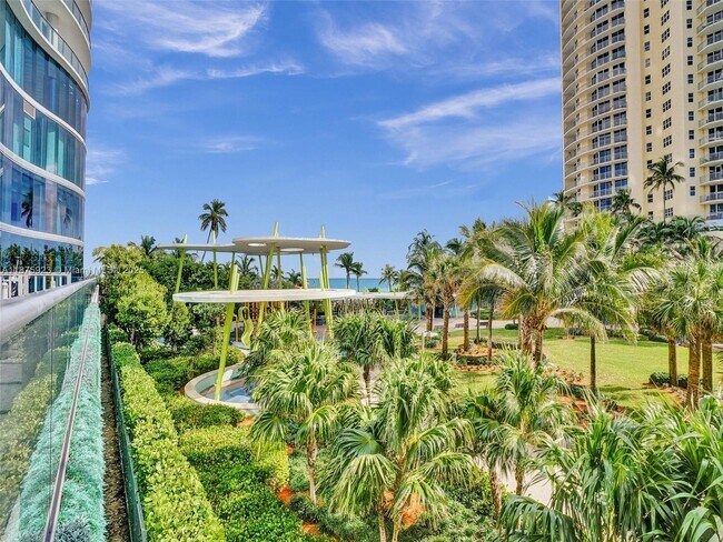 Building Photo - 17475 Collins Ave