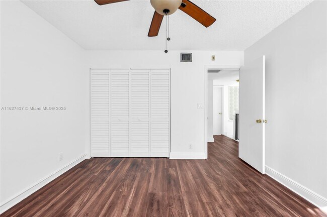 Building Photo - 2821 SW 87th Ave