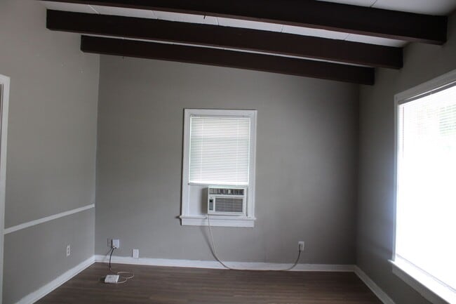 Building Photo - 1303 Downing St SW