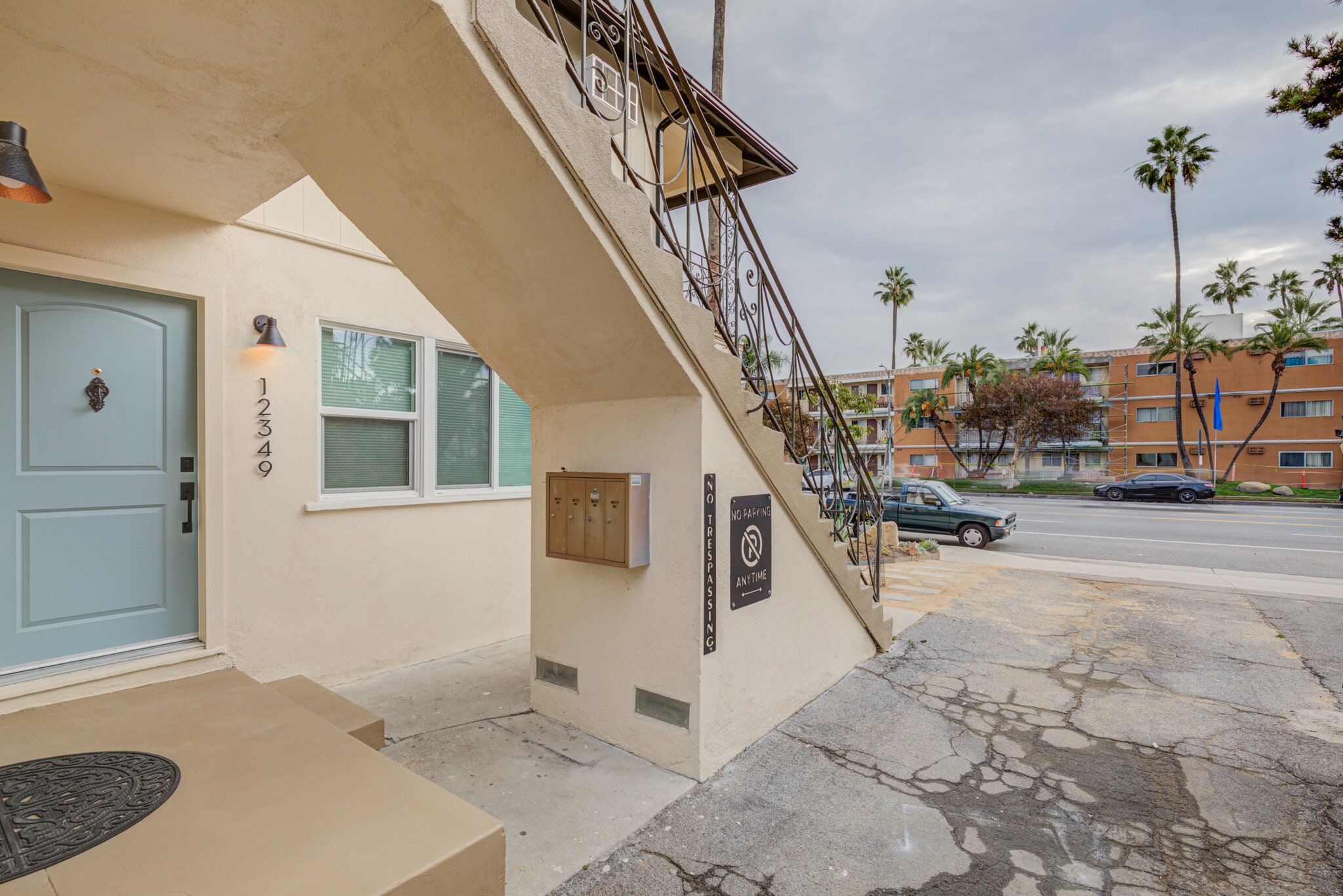 Building Photo - 12349 Riverside Dr