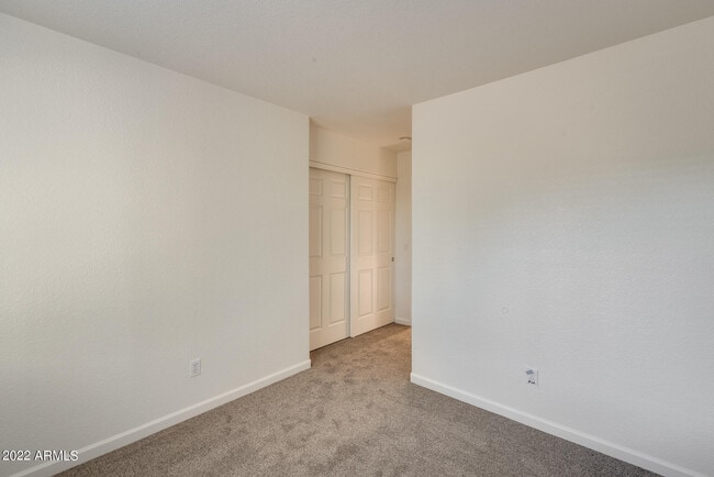 Building Photo - 8337 W Hughes Dr