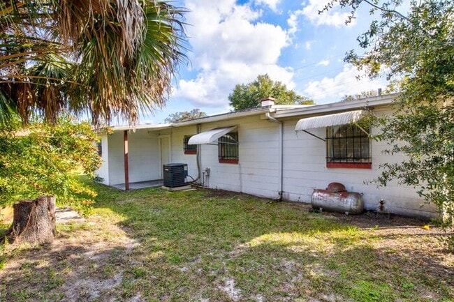 Building Photo - 1214 Dunbar St