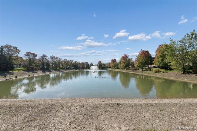 Building Photo - 48551 Oak Bridge Dr