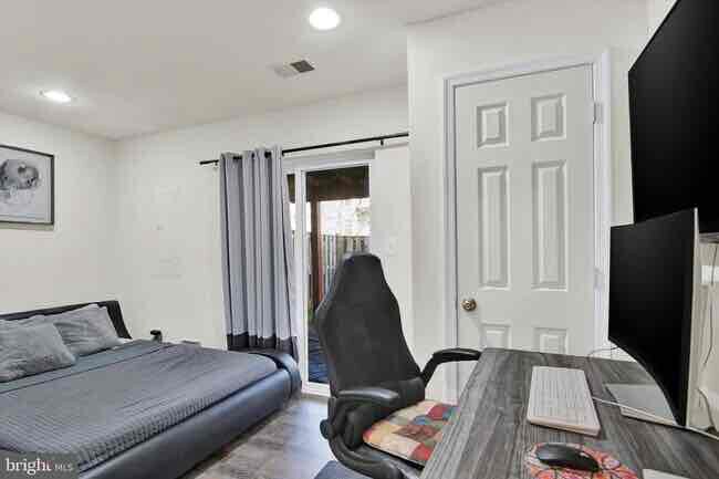 Building Photo - 8515 Towne Manor Ct