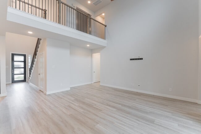 Building Photo - 146 Renodes Garden Ln