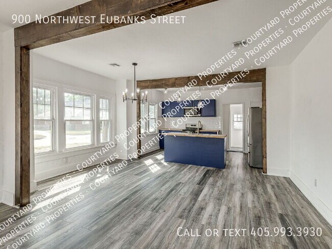 Building Photo - 900 NW Eubanks St