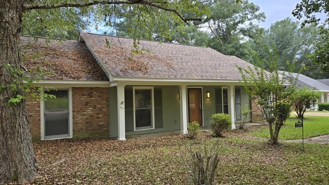 Building Photo - 405 Brentwood Dr