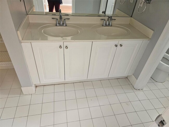 Building Photo - 3021 NW 30th Ave