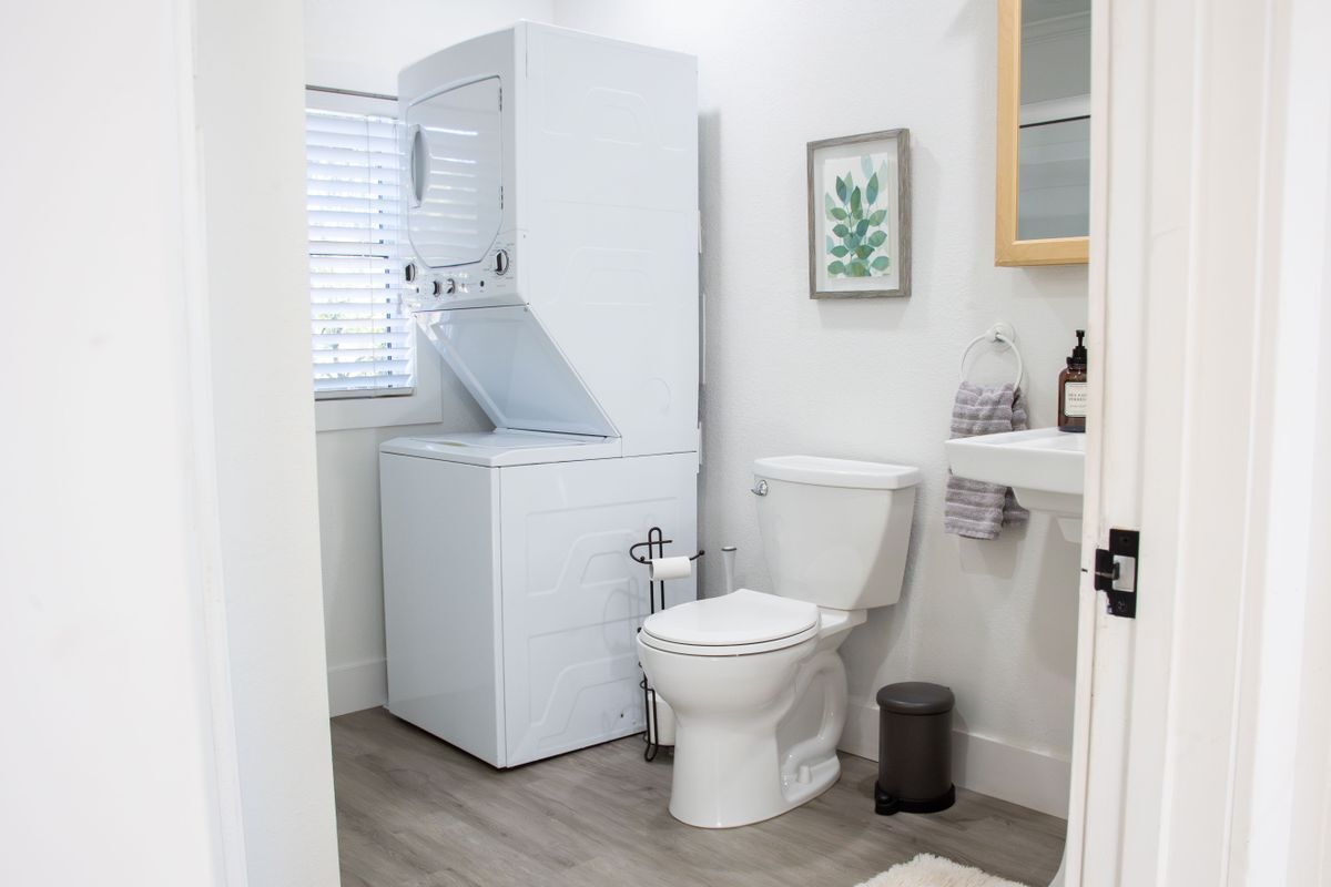 Building Photo - 37645 Vía De Los Arboles