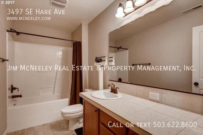 Building Photo - 3497 SE Hare Ave