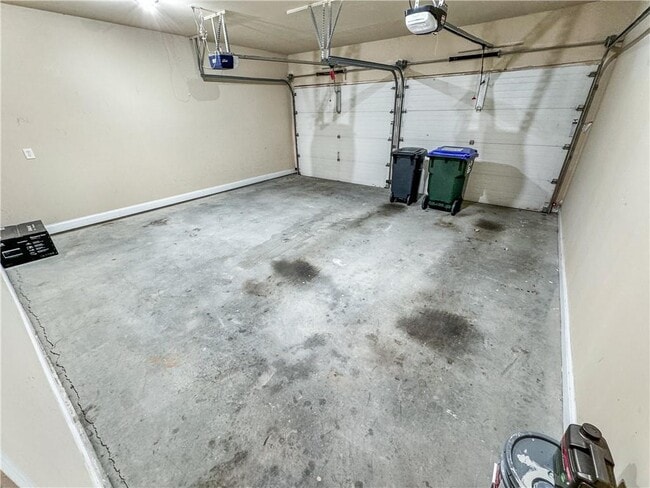 Building Photo - 2000 Sterling Ct