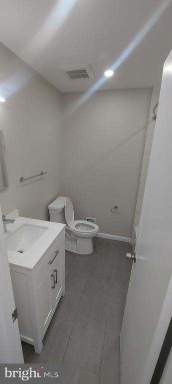 Building Photo - 9820 Inglemere Dr