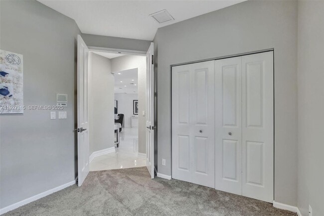 Building Photo - 2922 Medinah