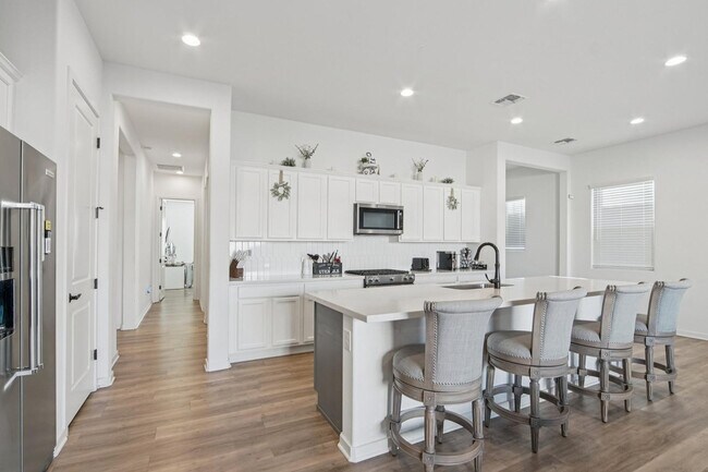 Building Photo - 19770 W Montecito Ave