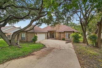 Building Photo - 128 Long Wood Ave