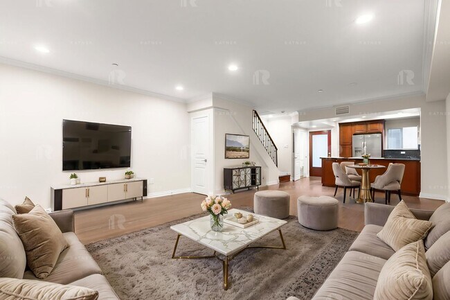 Building Photo - (AN/TI/YO:A) 5056 Laurel Canyon Blvd