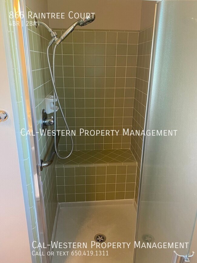 Building Photo - 865 Raintree Ct