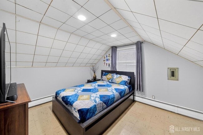 Building Photo - 80 Poplar St