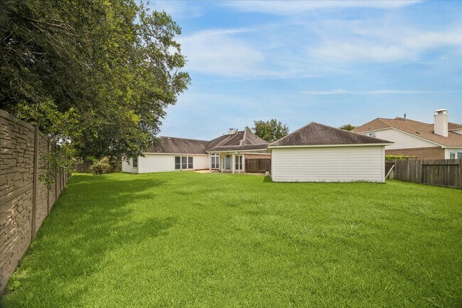 Building Photo - 2102 Grand Brook Ct
