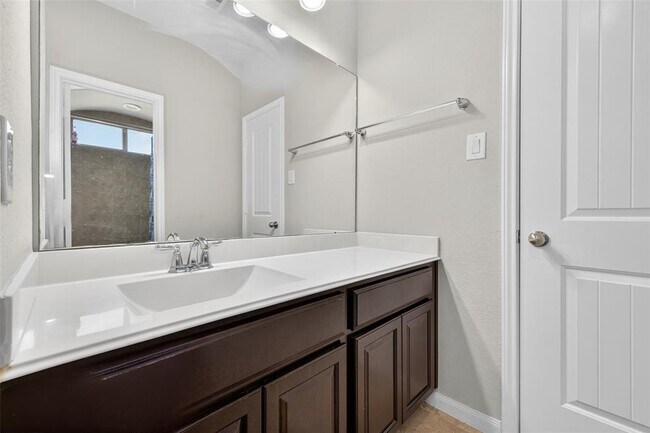 Building Photo - 13935 Manobrook Ct
