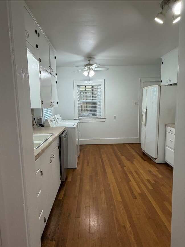 Building Photo - 1719 Dunlavy St