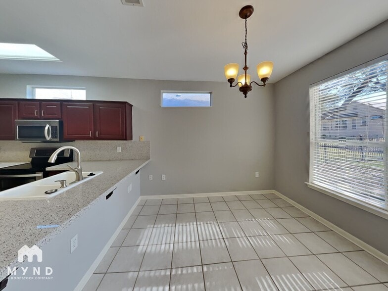 Building Photo - 288 Whispering Wind Dr