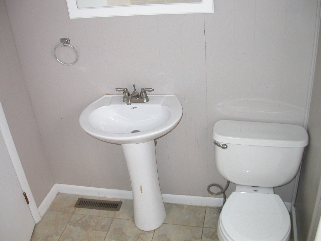 Building Photo - 110 Stone St