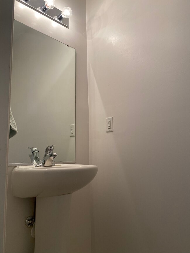 Building Photo - 72 Zenith Loop