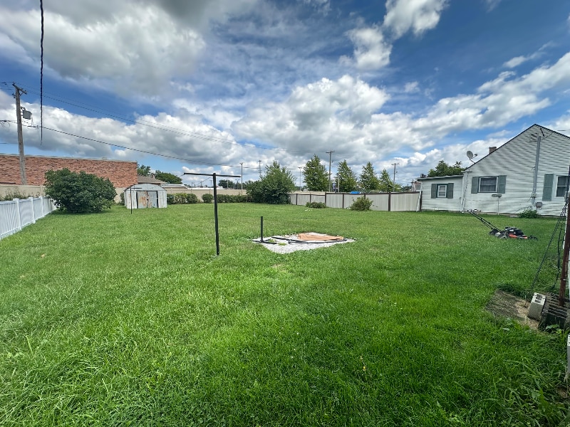 Building Photo - 421 E South St