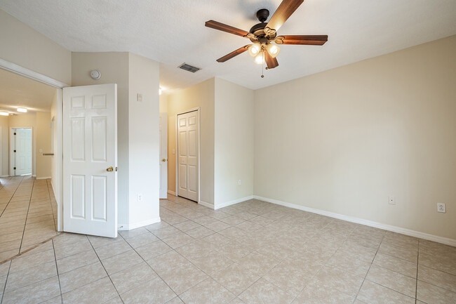 Building Photo - 9506 Amberdale Ct