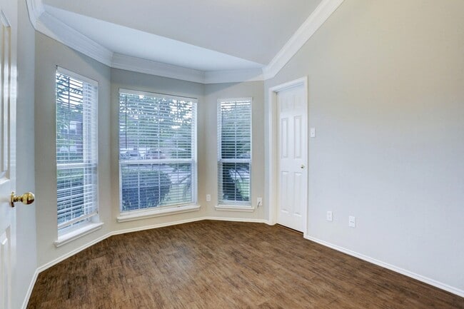 Building Photo - 3806 Flatwood Dr