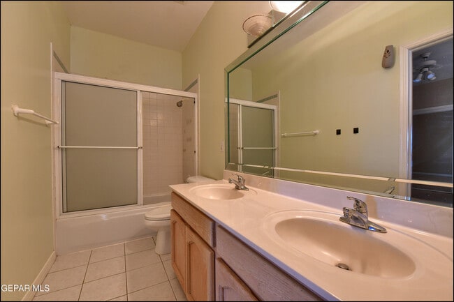 Building Photo - 6123 La Posta Dr