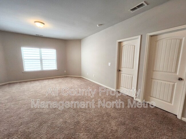 Building Photo - 123 Hickory Village Cir