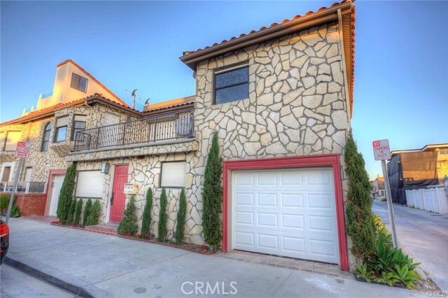 Building Photo - 6800 W Oceanfront