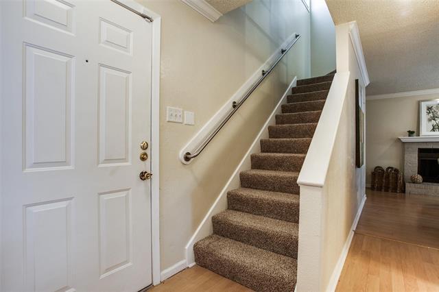 Building Photo - 5320 Columbia Ave