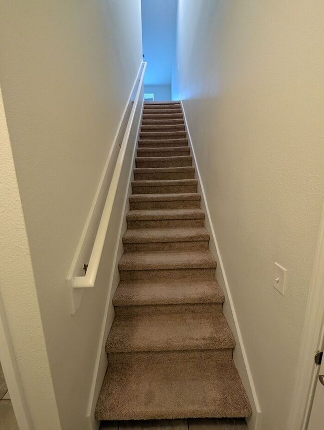 Building Photo - Stunning Townhome off SR 16 on Sebatian Cove
