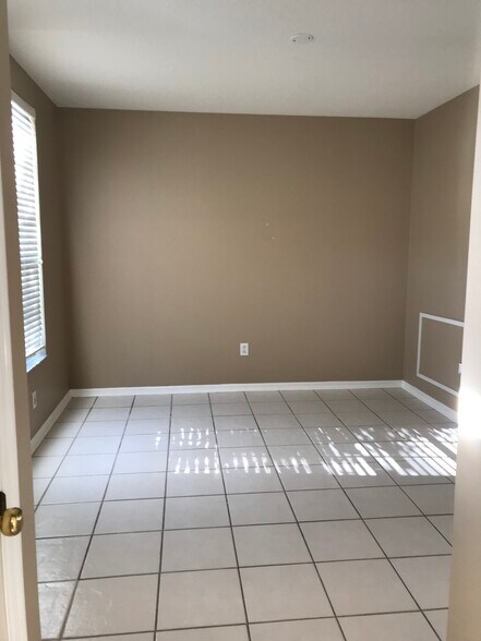 Dinner room - 9909 New Parke Rd