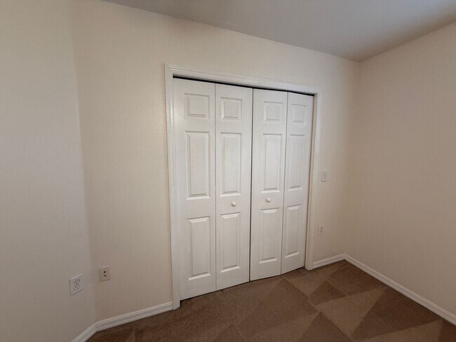 Building Photo - Beautiful 2 Bedroom, 2.5 Bath Townhome for Rent in The Hammocks!