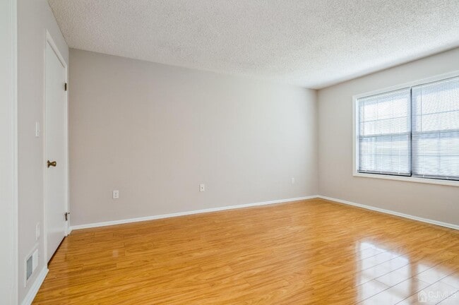 Building Photo - 15 Feiler Ct