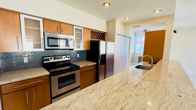 Building Photo - 107 Half Moon Cir