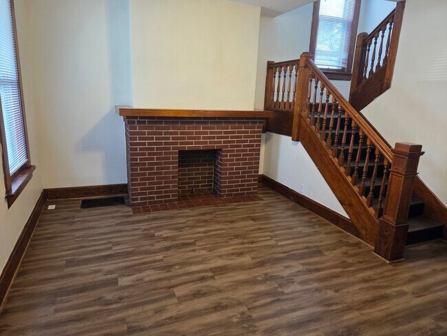 Building Photo - 3 Bedroom, 2 Bathroom House