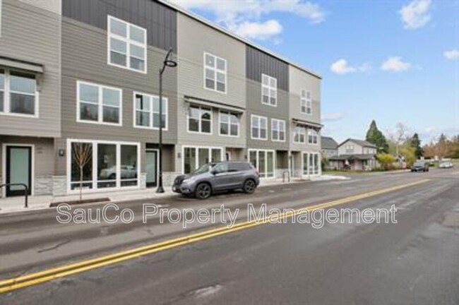 Primary Photo - 22415 SW Pine St