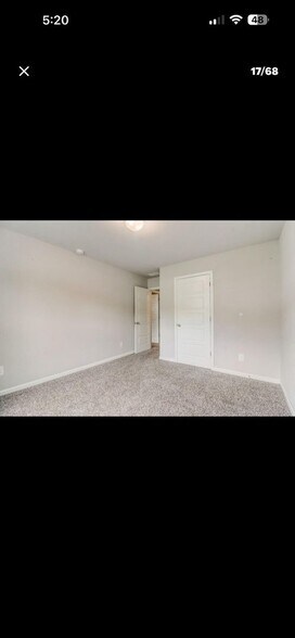Building Photo - 3401 Silver Ridge Dr