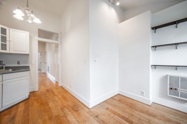 Building Photo - 310 Prince St