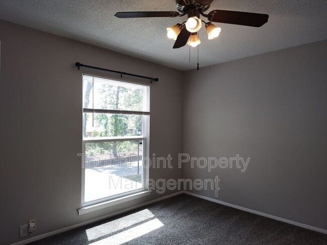 Building Photo - 7001 Stonington Ln