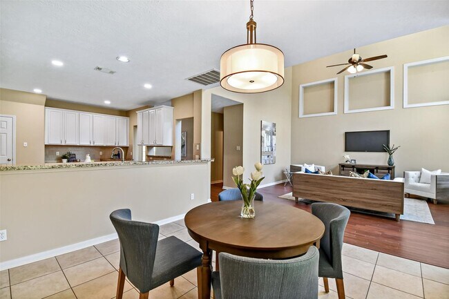 Building Photo - Beautifully Updated Home in Sugar Land’s S...
