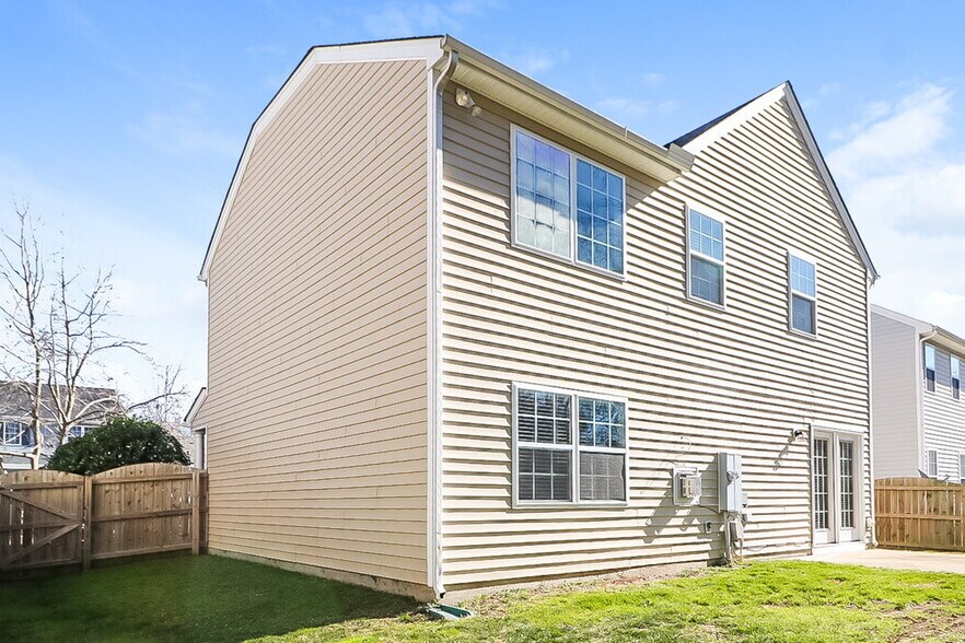 Building Photo - 1421 Cairo Way